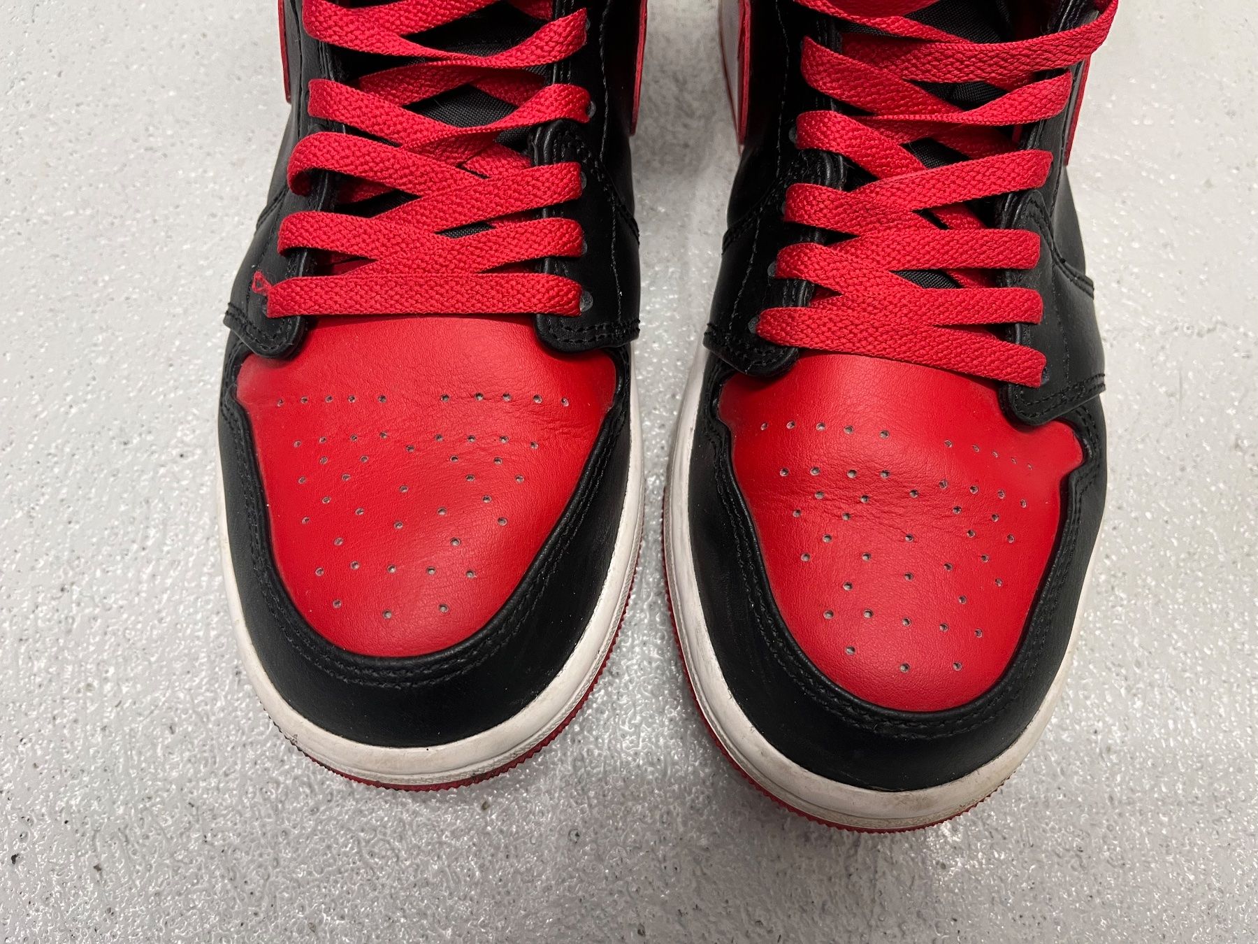 Jordan Scarpe da uomo: Jordan 1 Mid Sneaker Schwarz-Rot Gr. 42 – Usato da Waltenschwil venduto da MeKo8 4