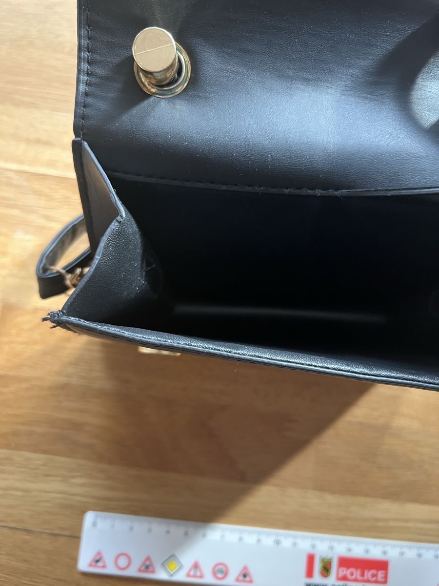 Taschen für Damen: Umhängetasche – Neu (gemäss Beschreibung) aus Bern von lea_wf9x 1
