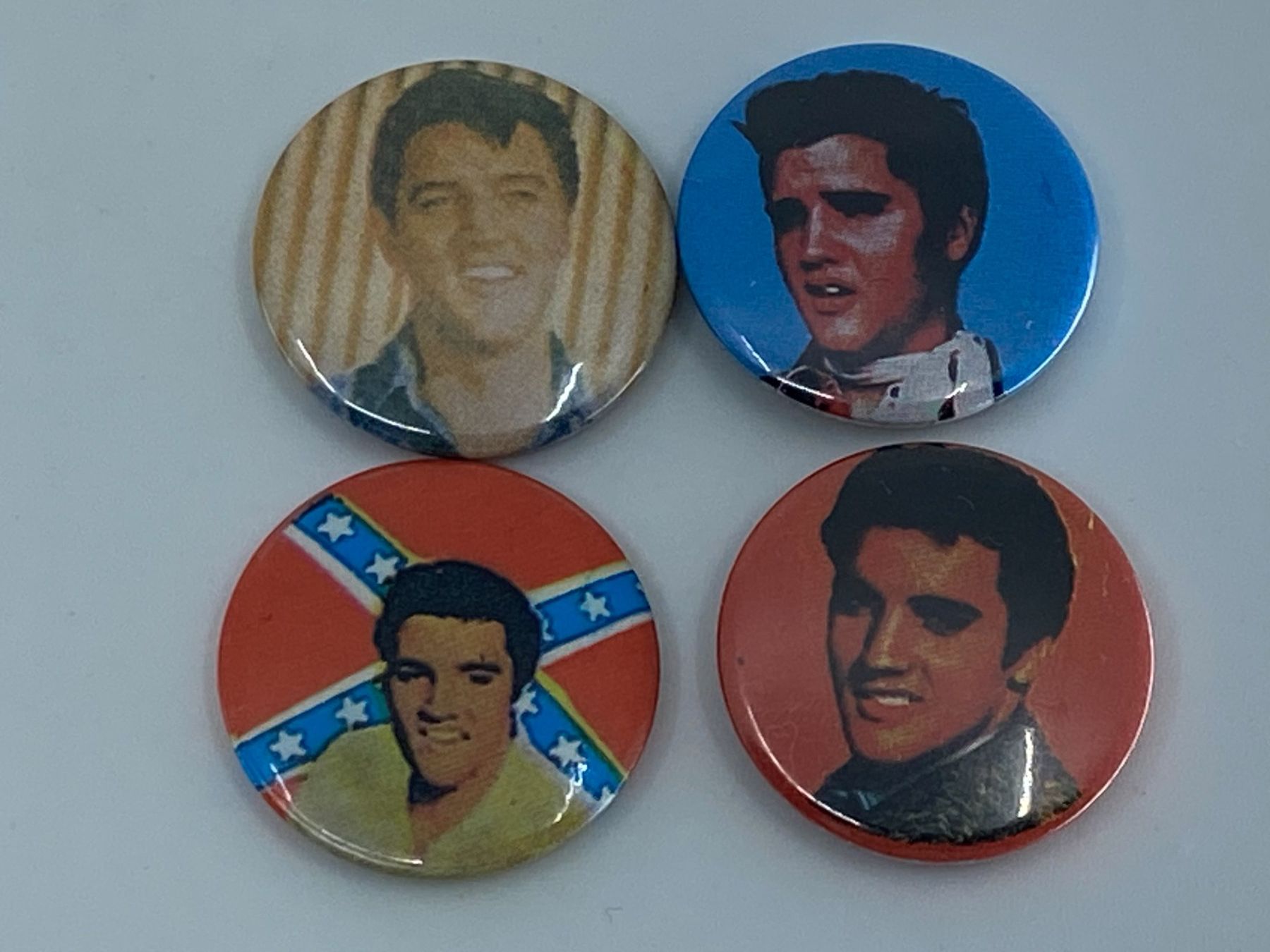 Placchette & Badge: 12x Vintage Elvis Presley Button ca. 2.4cm – Usato da Langwiesen venduto da Restposten-24 2