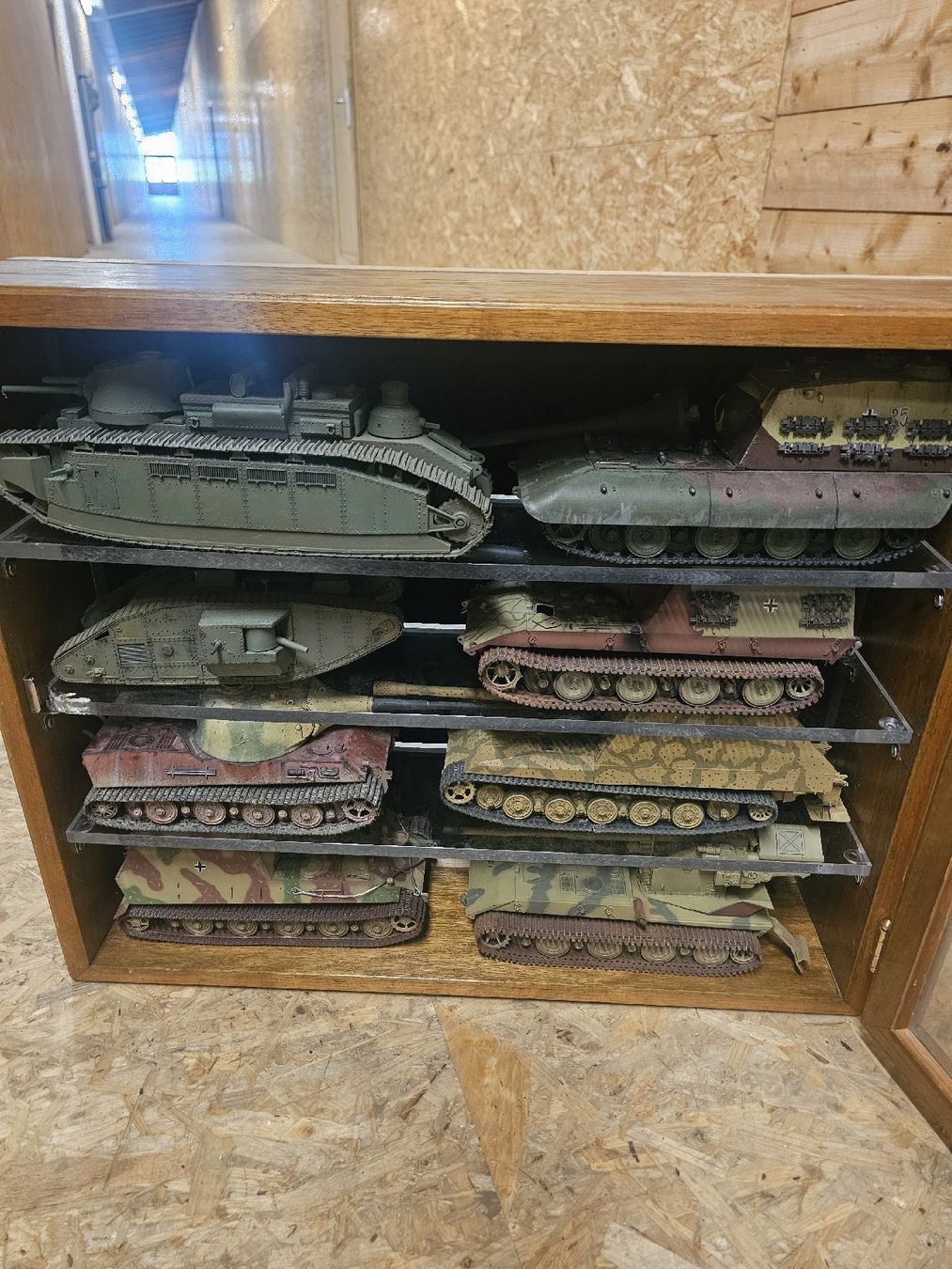 Kit di modellismo & Modellini statici: Handgebaute und bemalte Panzermodelle. – Usato da Luzern venduto da bagija 3