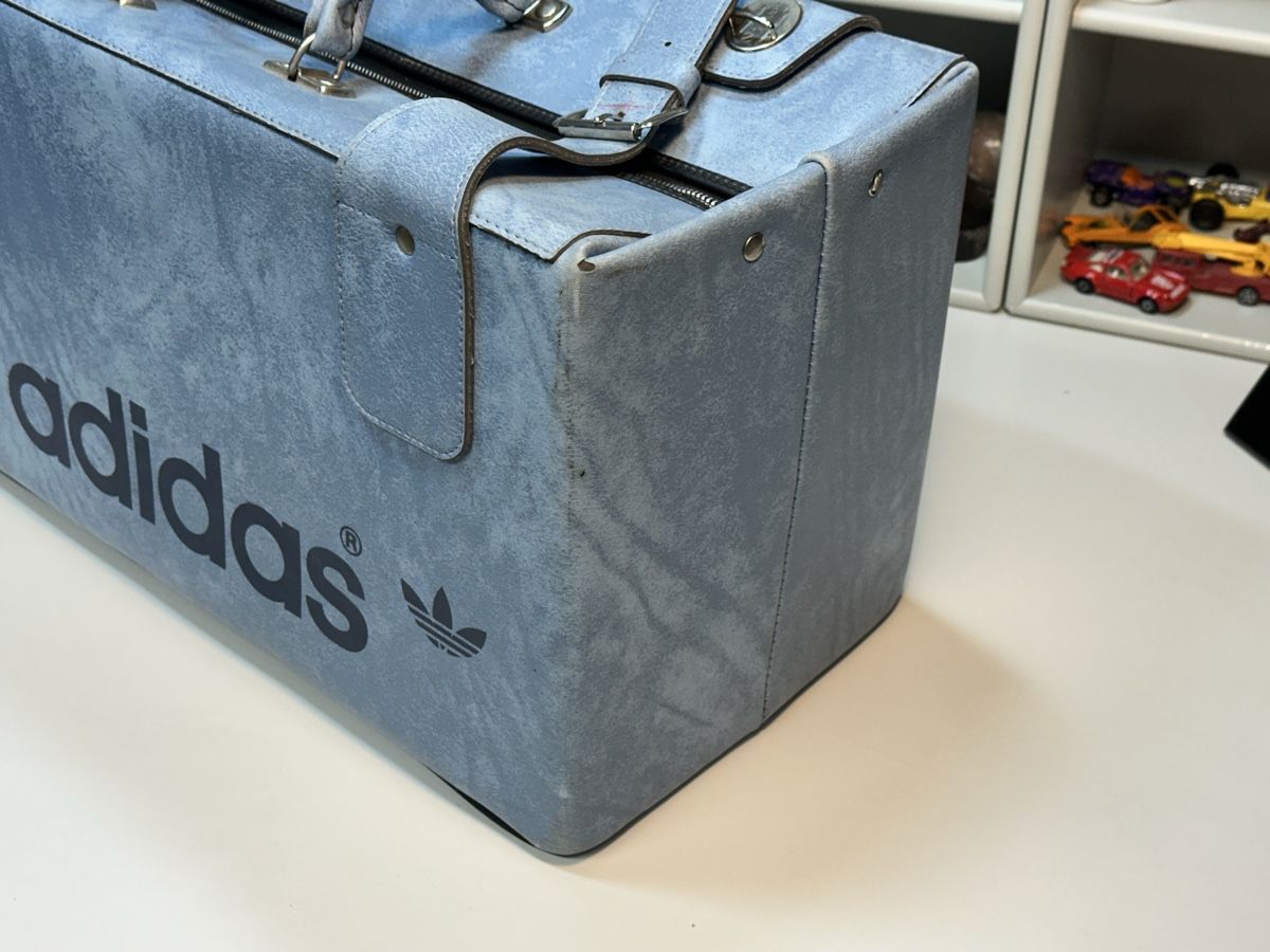 Adidas Taschen: Adidas Tasche hellblau Vintage – Gebraucht aus Wädenswil von HobbyZimmer 5