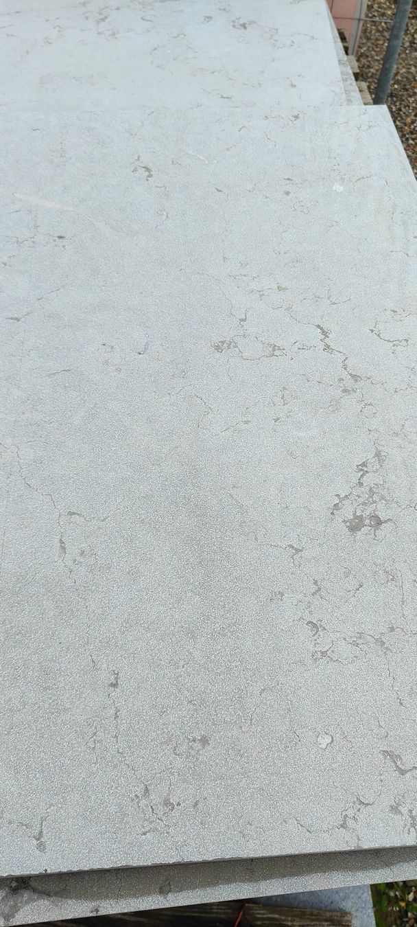 Rivestimenti per pavimenti: Bodenplatten aus Kalkstein – Nuovo (secondo la descrizione) da Marthalen venduto da natuerli