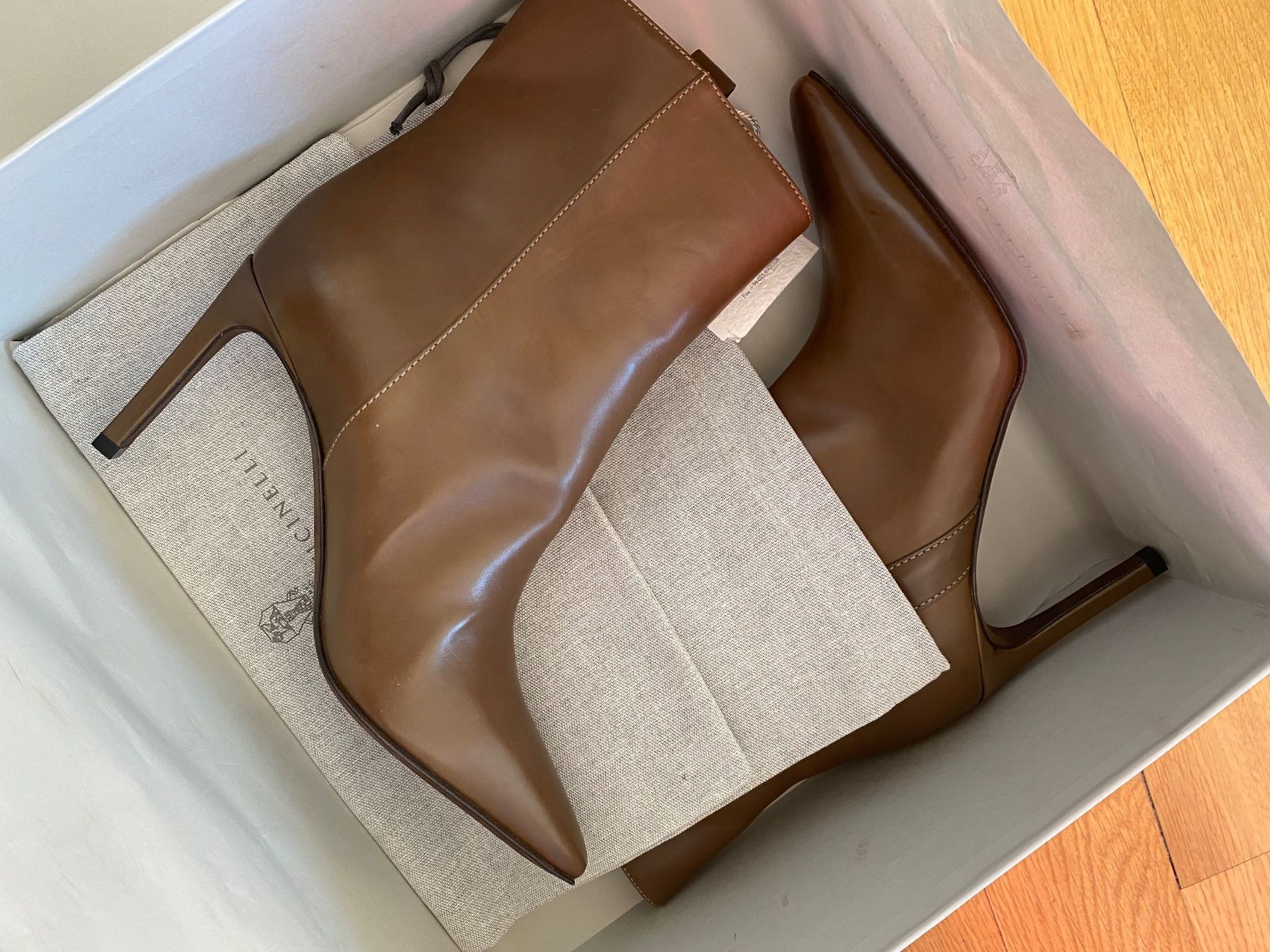 Brunello Cucinelli Damenschuhe: Brunello Cucinelli boots – Neu und originalverpackt aus St-Légier-Chiésaz von arielbokser