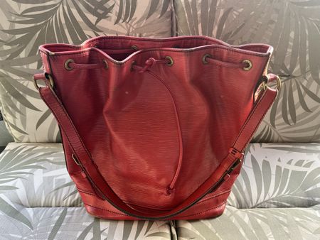 Sac Noé Louis Vuitton rouge 