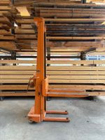 Stapler orange manuell Hubwagen mit Hubwerk 500kg
