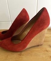 Escarpins compensés ZARA, Neuf, daim rouge brique, 37