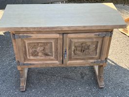 ART 1101-H Meuble sculptée sablé