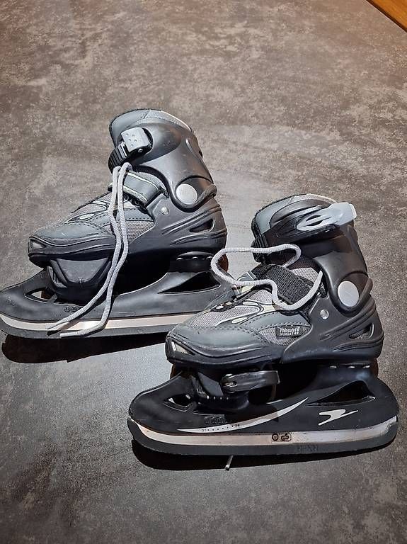 Pattini da ghiaccio: Schlittschuhe 28-31 – Usato da Etziken venduto da v.z