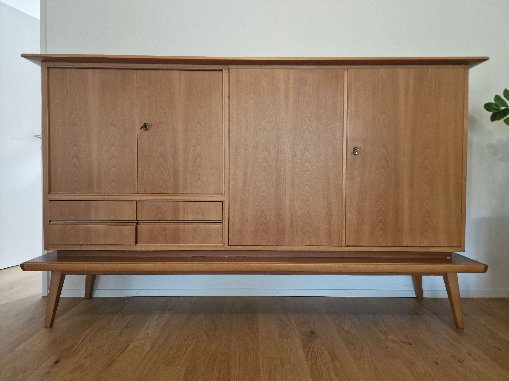 Credenze: Mid-Century Highboard (Möbelfabrik E. Schwarz) – Usato da Gattikon venduto da Biber50 5