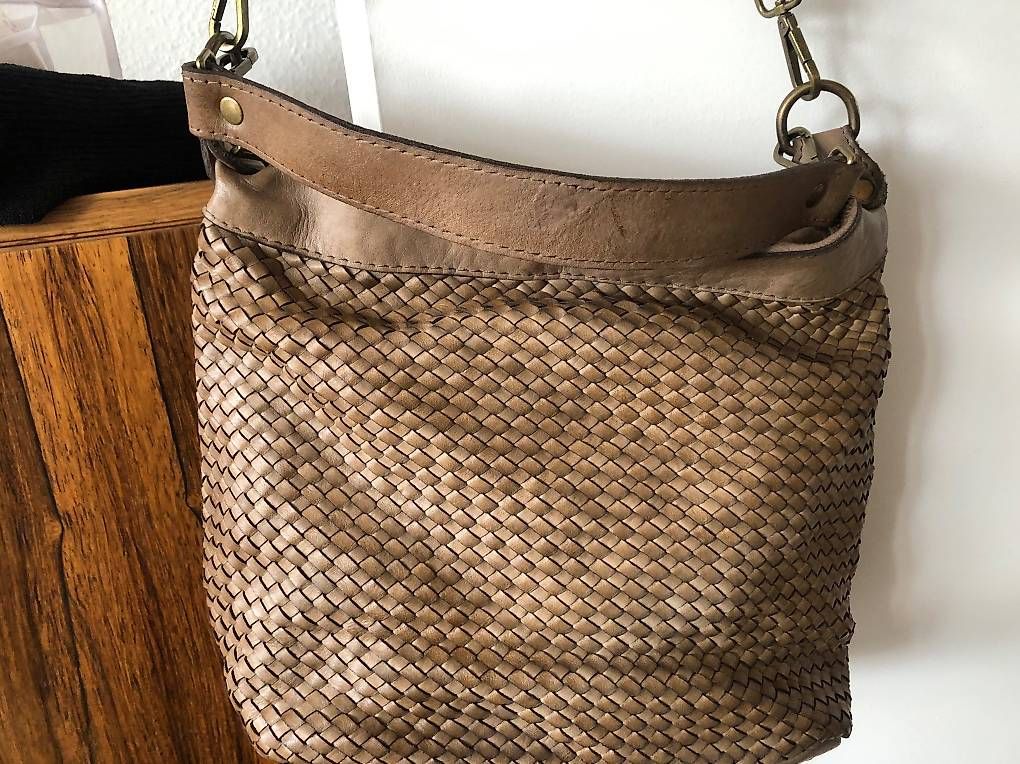 Borse da donna: Ledertasche in Flechtoptik, schlammfarbig – Usato da Zürich venduto da zuerich8032 4