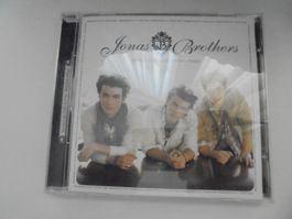 Jonas Brothers " lines, vines and trying times " top Zustand