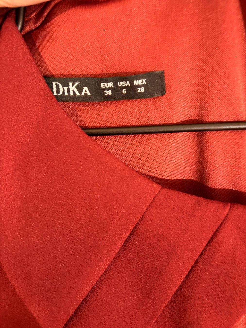 Kleider: Rotes Businesskleid – Gebraucht aus Zürich von nic_fpp9 1