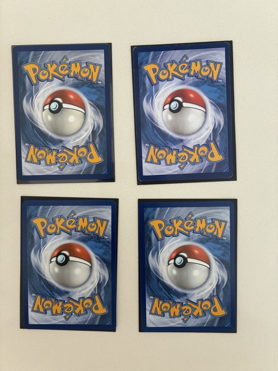 Pokémon Carte collezionabili: 4 Pokemon Sammelkarten   – Nuovo (secondo la descrizione) da Seon venduto da fil.sim36 1