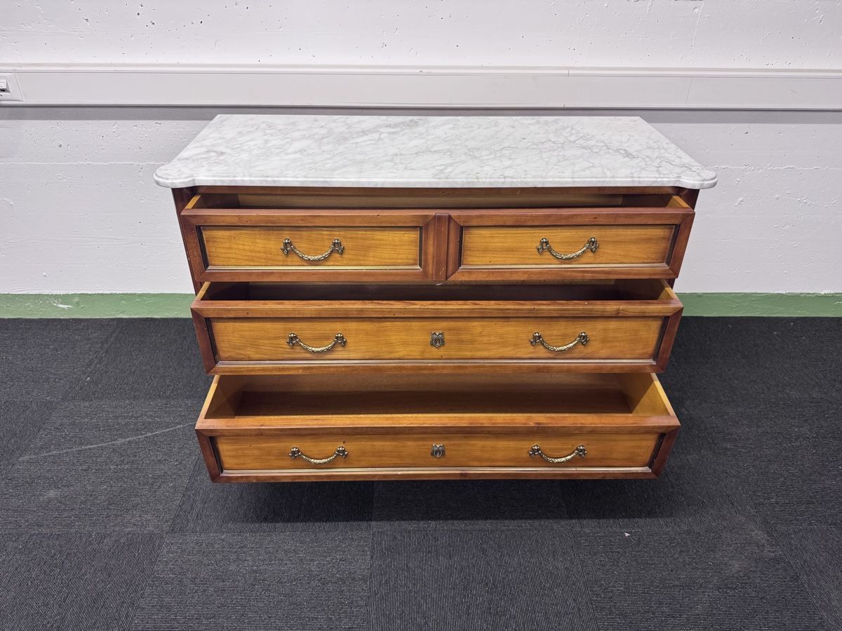 Cassettiere: Antike Kommode mit Marmorplatte, 115cm x 46cm – Usato da Bern venduto da samryan 7