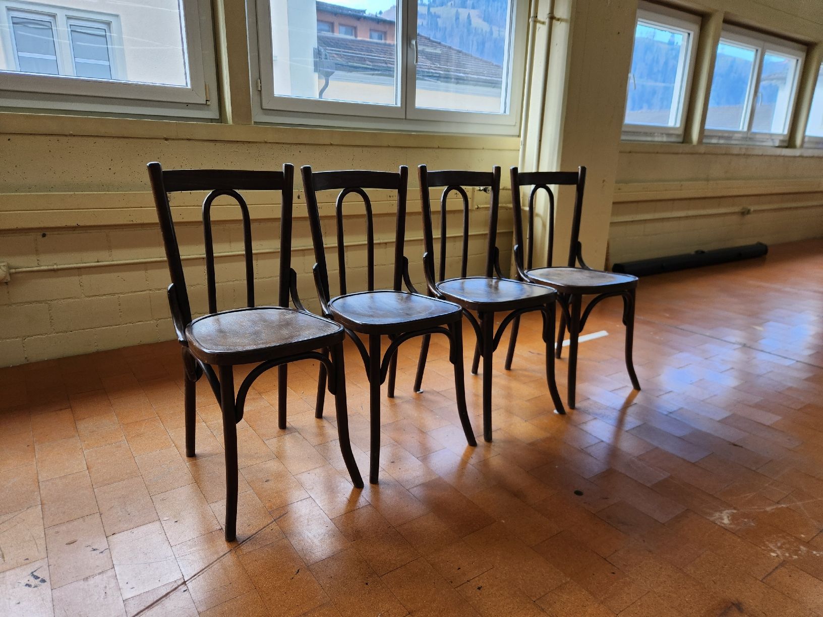 Horgen Glarus Sedie: Vintage Bistrostühle Horgenglarus – Usato da Lichtensteig venduto da Polsterwerk