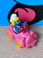 Schlumpfine im Auto