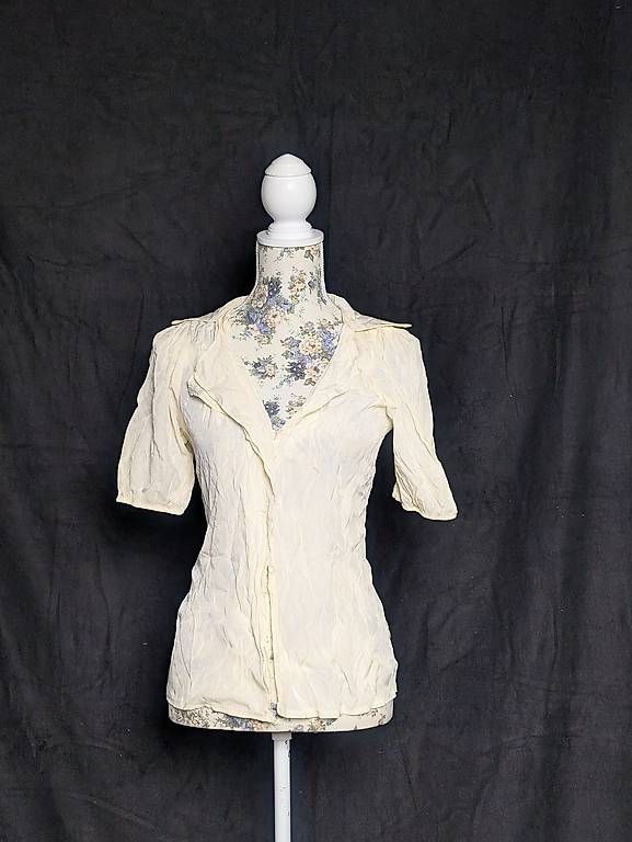 Lotti di vestiti: Beiges Sommer Set Bluse & Shorts Gr. S – Usato da Triesenberg venduto da JustAPhotographer 1