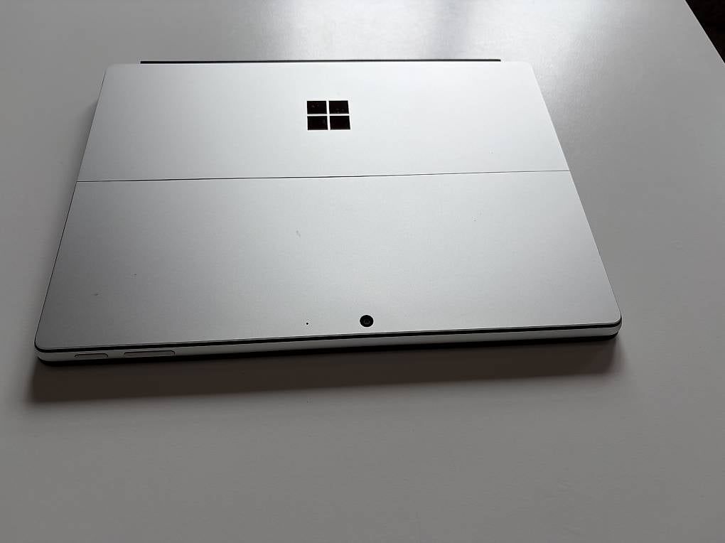 Tablet PC: Microsoft Surface pro 10 for Business – Usato da Basel venduto da tin_qlp8 3