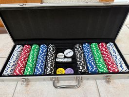 Poker Koffer mit Chips und Zubehoer guter Zustand