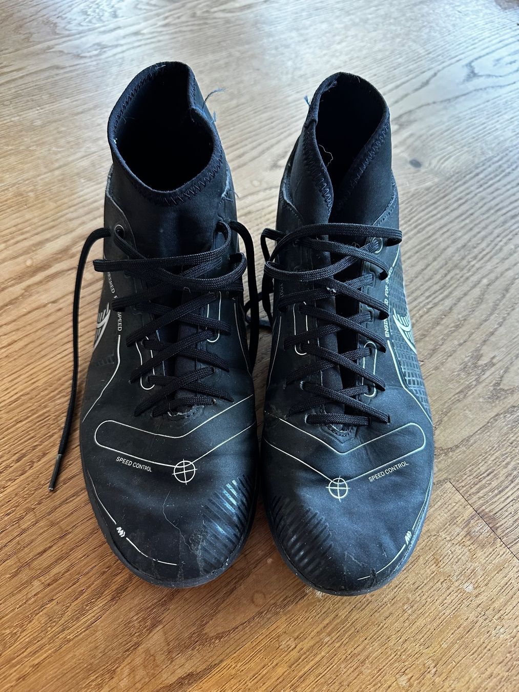 Nike Herrenschuhe: Fussballschuhe Nike Grösse 43 – Gebraucht aus Niederbüren von Hudi_1974