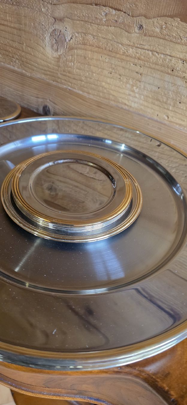 Set di piatti: HOGRI DESIGN, Platztellerset mit Kerzenständer – Usato da Wolfhalden venduto da Nati-Nati 1