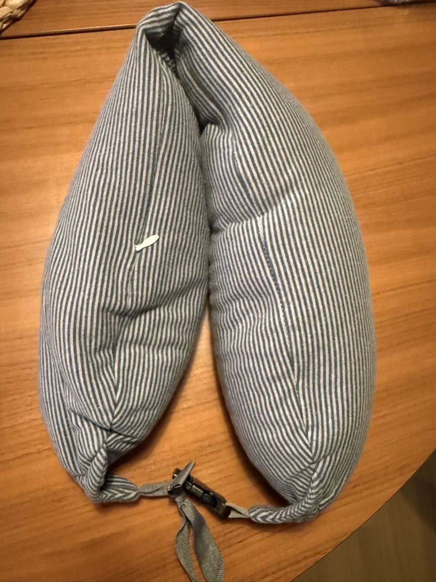 Muji Cuscini: Muji fitting neck cushion – Nuovo (secondo la descrizione) da Dübendorf venduto da zhe_69pd 2