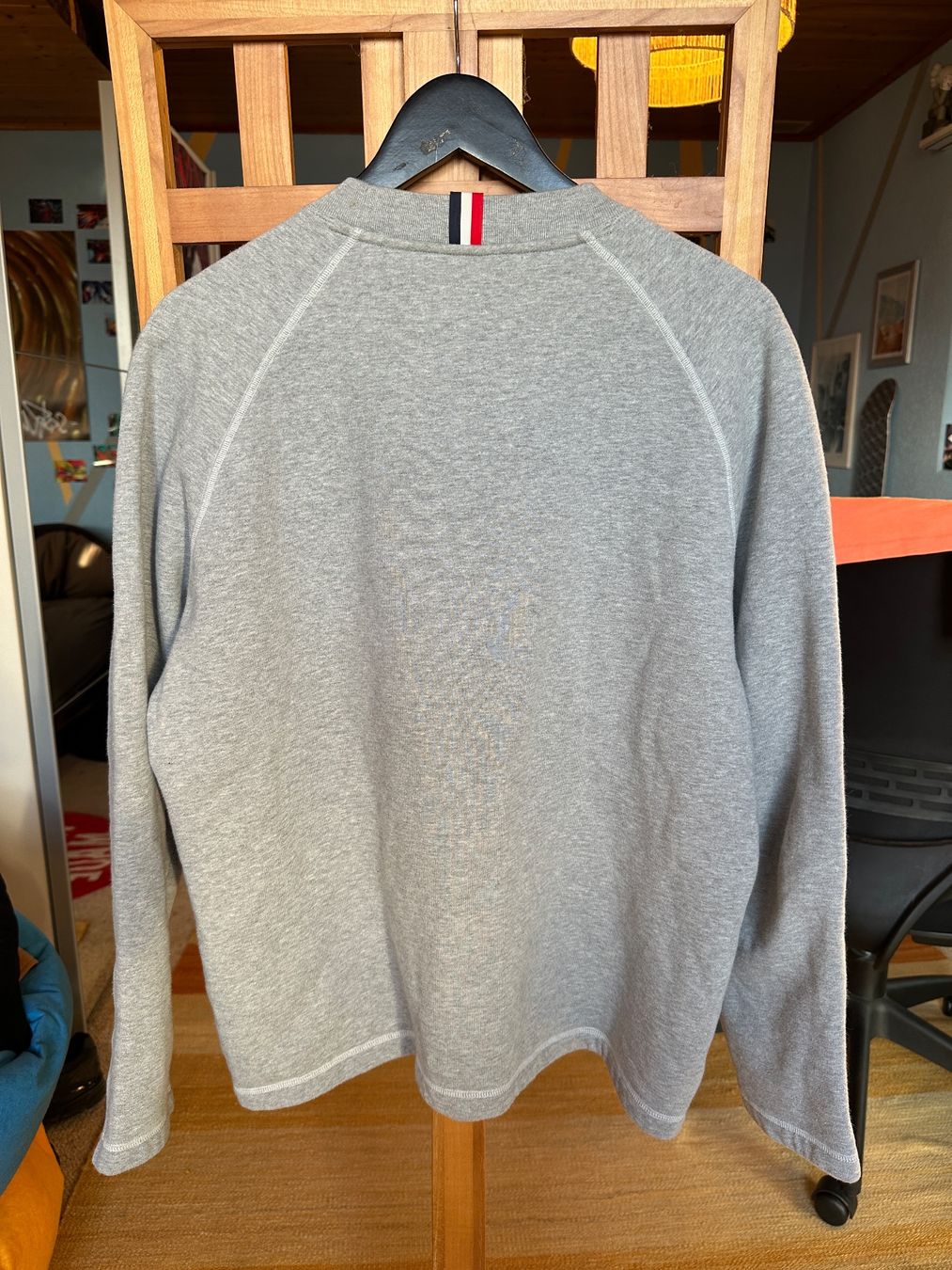 Moncler Pullover & Sweatshirts: Original Grey Moncler sweatshirt – Neu (gemäss Beschreibung) aus Villars-Burquin von Iliasso 1