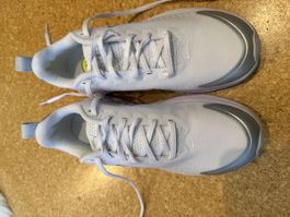 Nike Air Max Sneaker weiss silber in neuwertigem Zustand