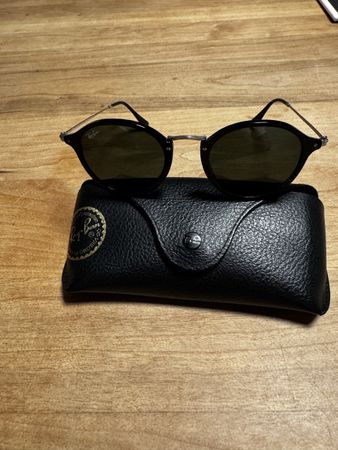 Ray-Ban RB 2447 Noires - État Impeccable, Étui Fourni! (52)