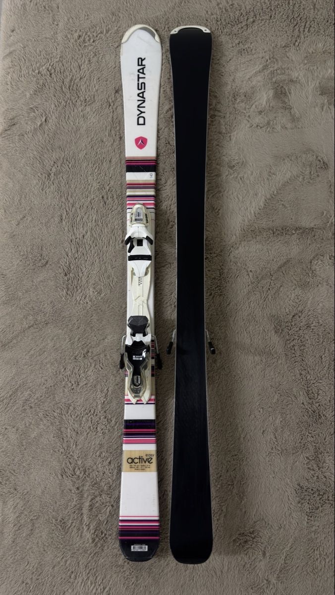 Dynastar Sci: Dynastar Easy Active Skier 143 cm mit Look Bindung weiss – Usato da Dietlikon venduto da kickboxer_999 7