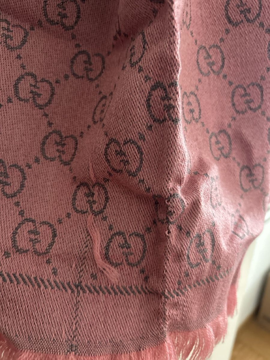 Gucci Foulards, Tücher & Schals: Foulard / Écharpe rose - GUCCI – Gebraucht aus Savigny von Althea0202 2