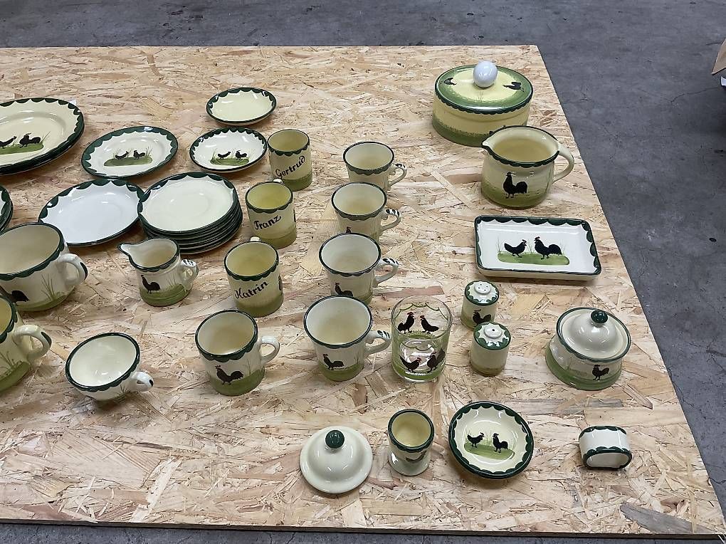 Set di piatti: Geschirr Hahn und Henne – Usato da Riehen venduto da kissling03 2