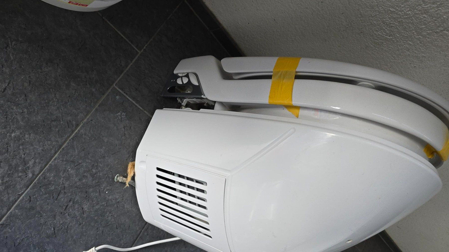 Geberit WC: Geberit Aquaclean 8000 plus Dusch-Wc – Difettoso da Wohlen AG venduto da Mikisal