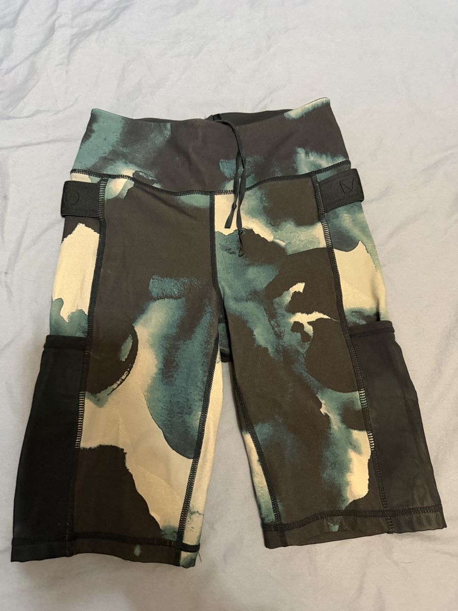 H&M Pantaloni: Biker Hose  – Nuovo (secondo la descrizione) da Neerach venduto da the_modern_mini