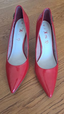 Rote Lackpumps von S. Oliver