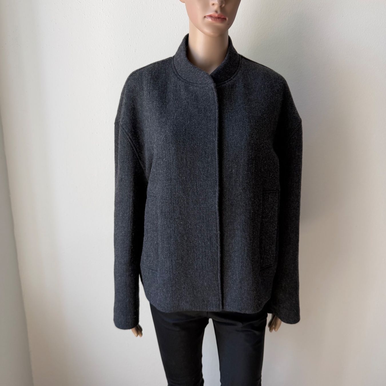 Massimo Dutti Giacche: MASSIMO DUTTI Jacke 🩶 – Usato da Zürich venduto da ClosetQueen 1