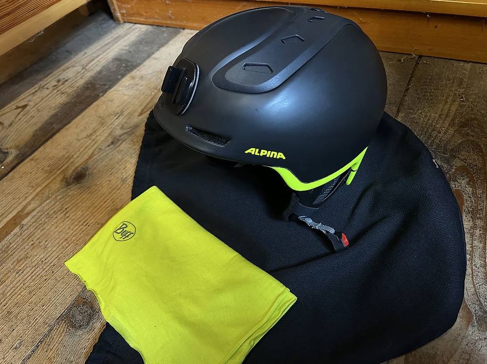 Ski Helm Alpina mit Buff (Gebraucht) in Wattenwil für CHF 60 – nur ...
