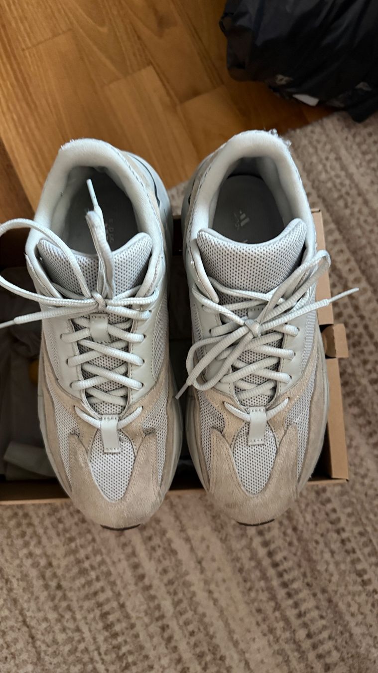 Adidas Scarpe da uomo: yeezy 700 salt 44 – Usato da Horgen venduto da Aron.zh 6