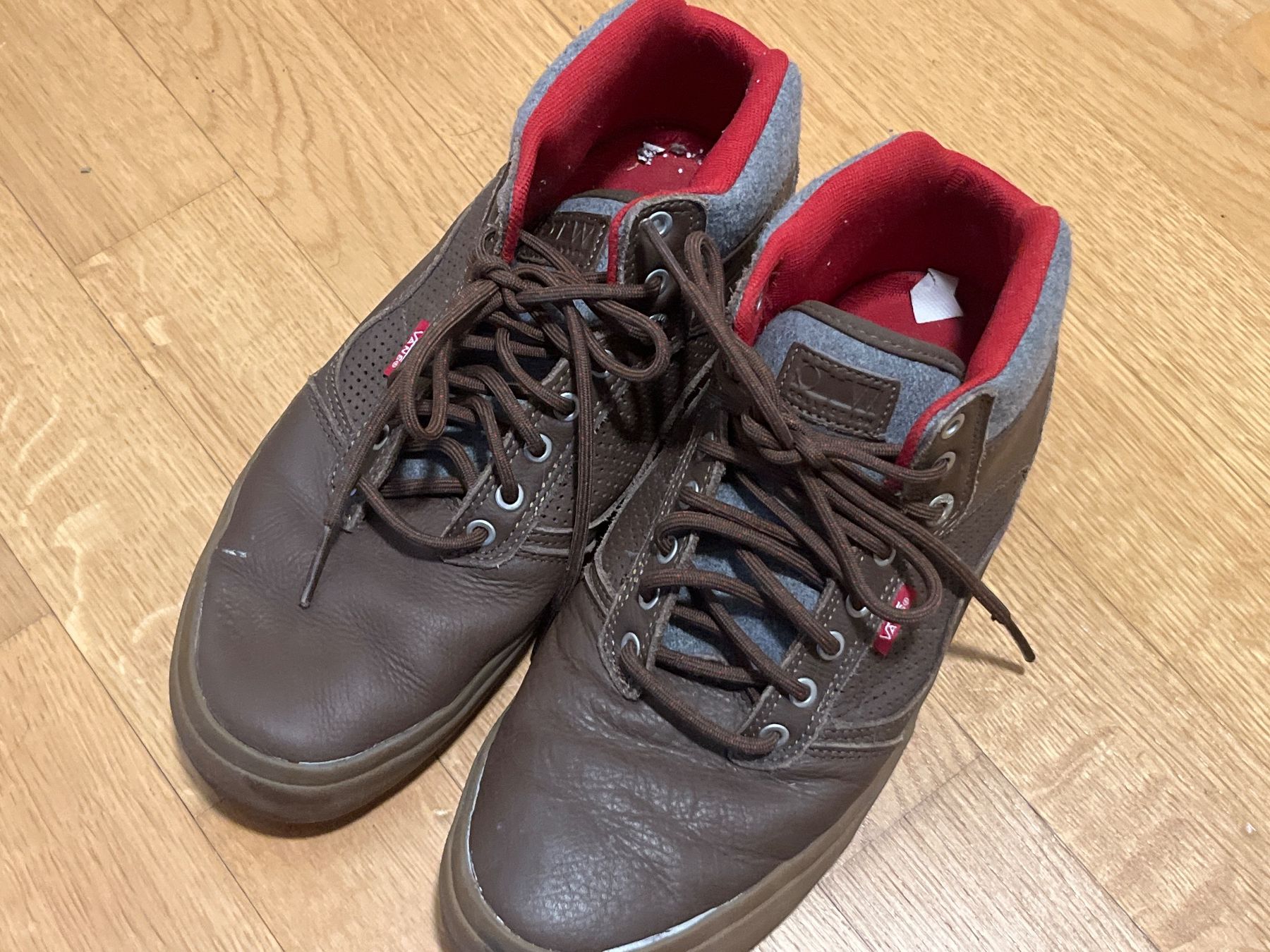 Scarpe da uomo: Schuhe Vans Braun Rot Grösse 44 – Usato da Hinterkappelen venduto da Kim1992