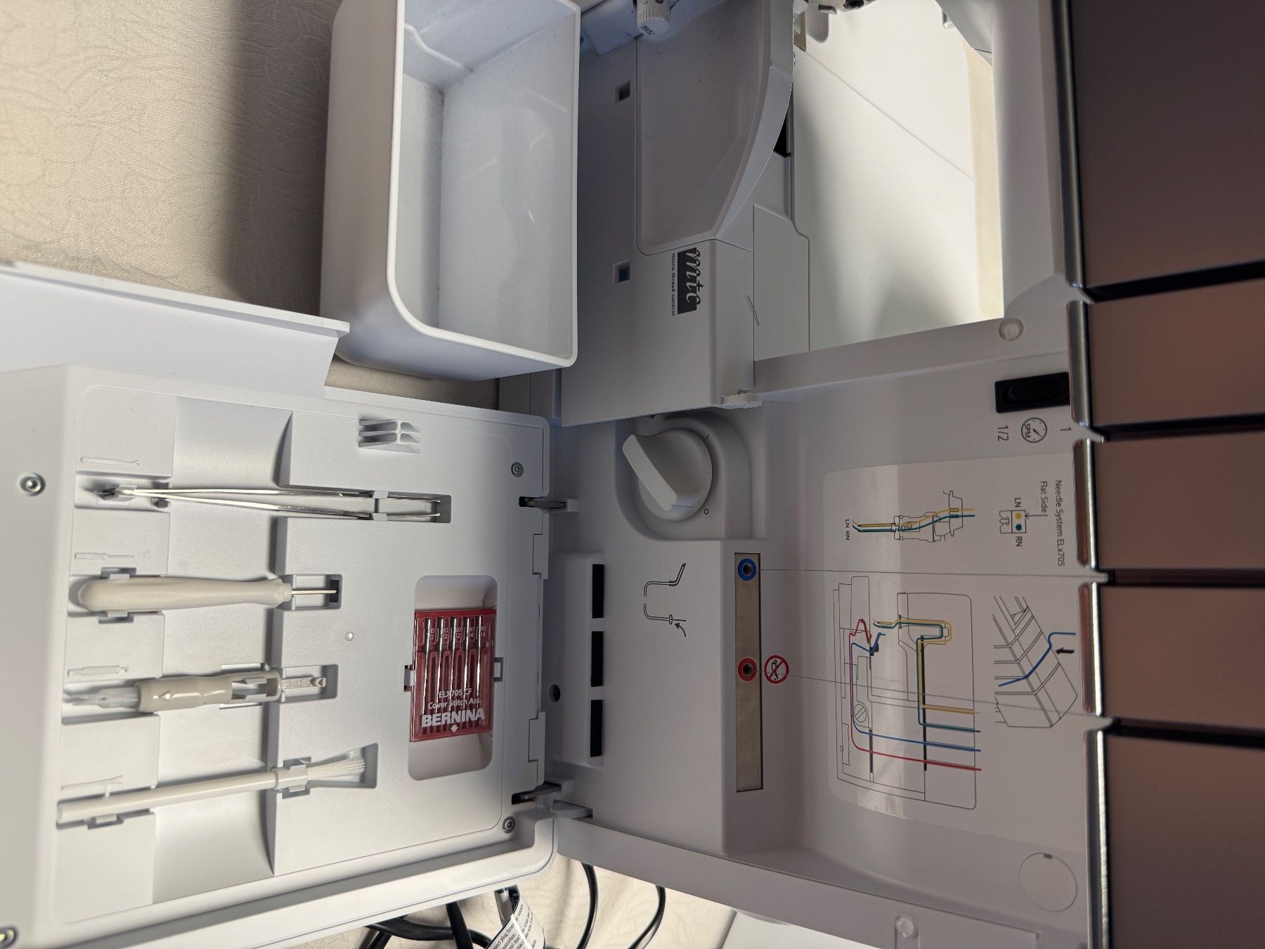 Bernina Macchine da cucire: BERNINA L850 Overlock – mit One-Step Lufteinfädler – Nuovo (secondo la descrizione) da Ramsen venduto da Winiger-Informatik 2