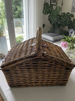 Schöner Picknickkorb mit Punk-Muster für Sommerausflüge 🍄🧺