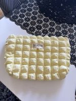 Douglas trousse jaune neuve 