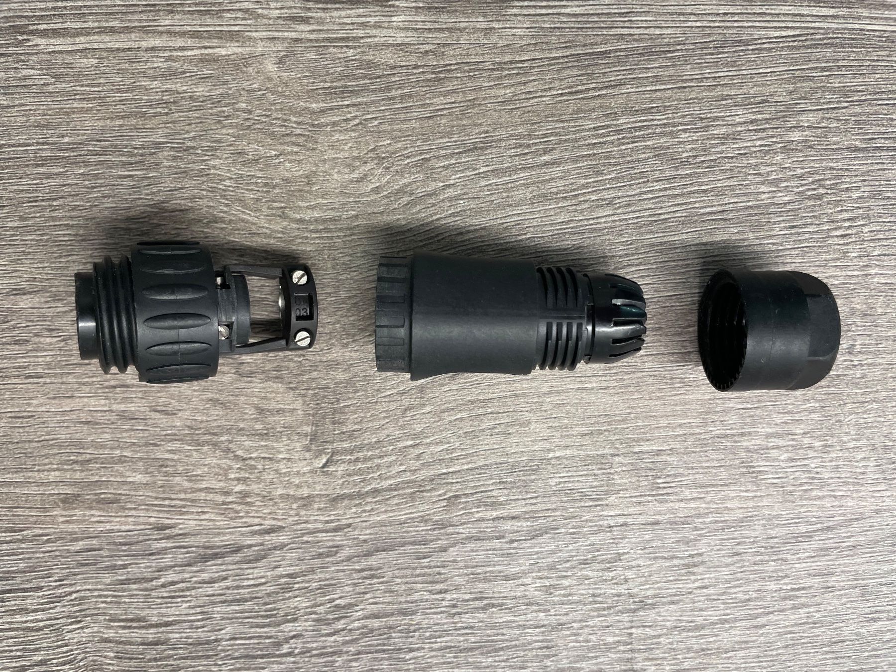 Componenti elettronici: Amphenol Stecker – Nuovo e nell'imballaggio originale da Berikon venduto da Gizimo 1