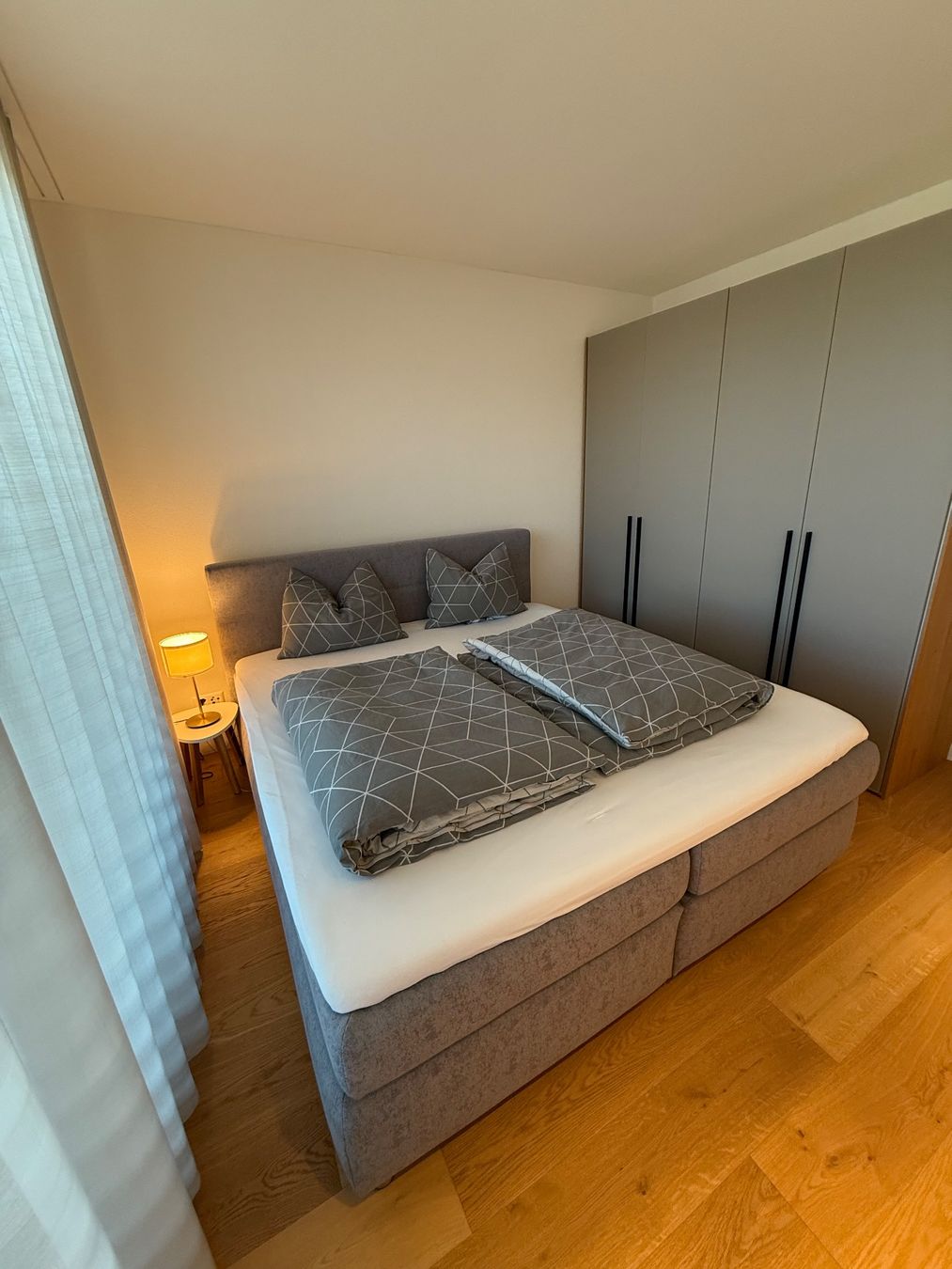 Betten: Boxspringbett grau Doppelbett – Gebraucht aus Diepoldsau von Daan8 2