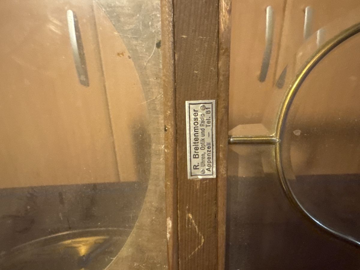 Swiss Uhren: Wanduhr mit Pendel Holzgehäuse – Gebraucht aus Herisau von Brockinet 2