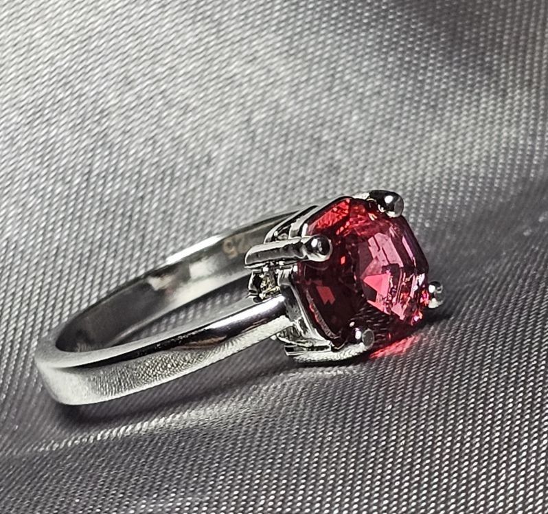 Anelli: Eleganter Ring mit Turmalin, 925 versilbert, Gr. 6 – Nuovo (secondo la descrizione) da Grenchen venduto da maretop 2