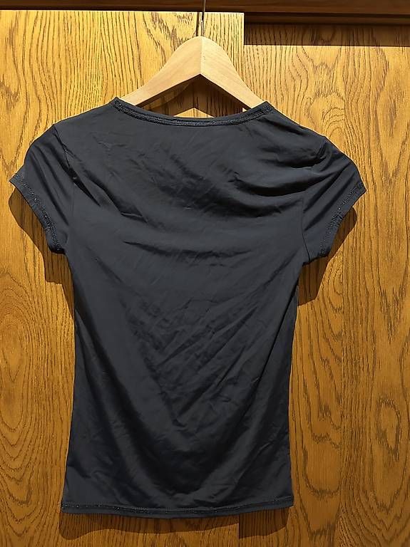 T-Shirts: tailliertes T-Shirt – Gebraucht aus Langnau am Albis von npi_rsc8 1