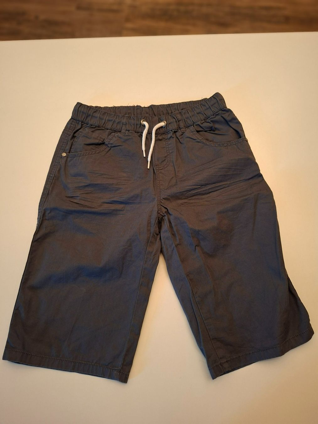 Hosen: Shorts grau Grösse 164 – Gebraucht aus Lohn SH von Zwierbel