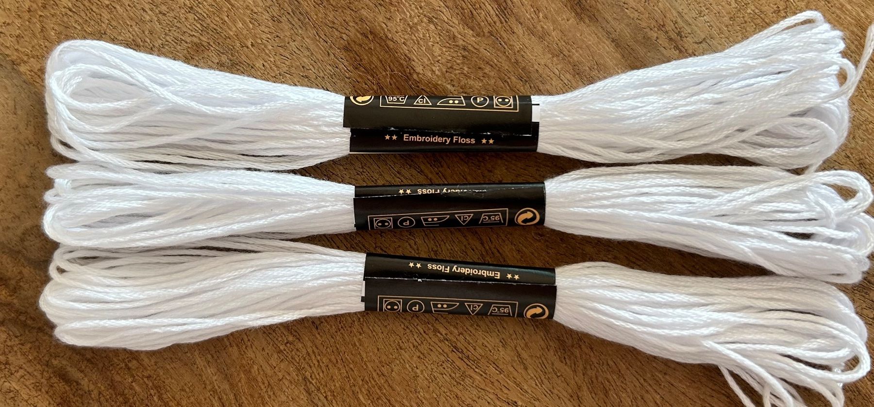 Cordicelle & Fili: 3x Stickgarn weiss – Nuovo e nell'imballaggio originale da Geneve venduto da vane267
