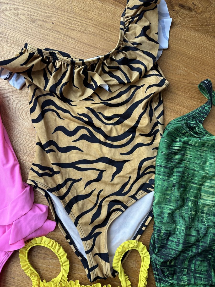Benetton Costumi da bagno & Bikini: Badeanzug / Bikini Paket Mädchen – Nuovo (secondo la descrizione) da Thalwil venduto da ver_j2lw 4